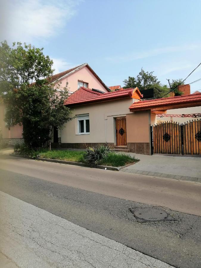 Varfal Apartman II Eger Eksteriør billede