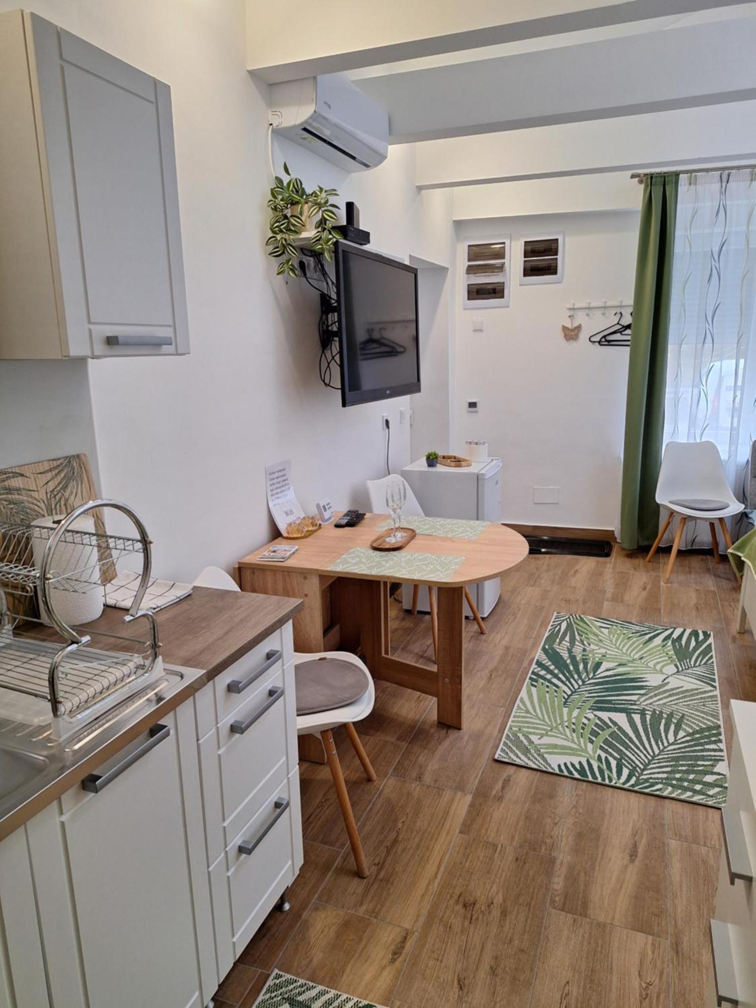Varfal Apartman II Eger Eksteriør billede